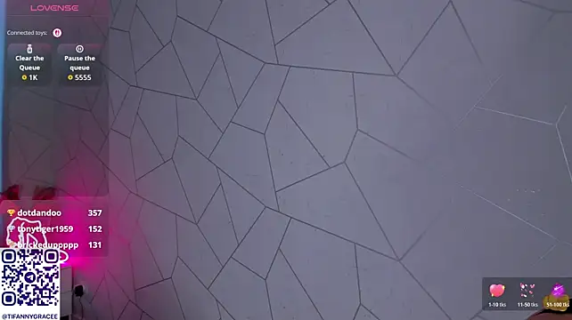 Tiffany-Grace live cam on StripChat