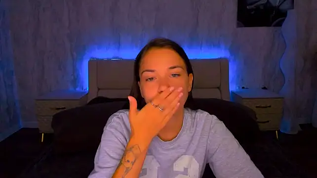 AlexaBarkley live cam on StripChat