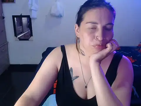 layanafuckass webcam