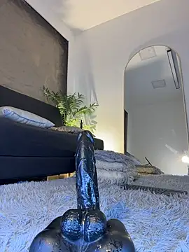 Isa__Blanc ✝ online sex stream