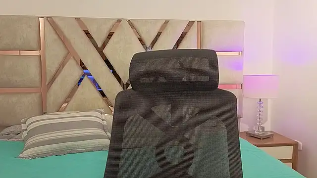 auravg webcam