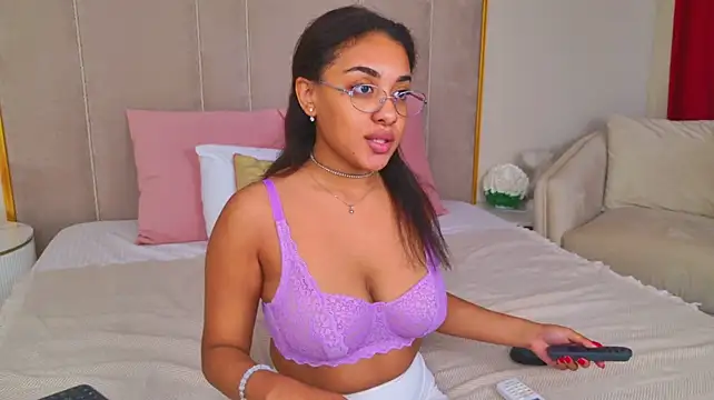 Luna_Cortier webcam