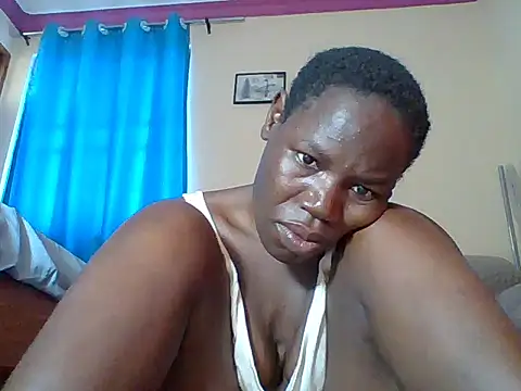 Blacksexyqueen24 live cam on StripChat