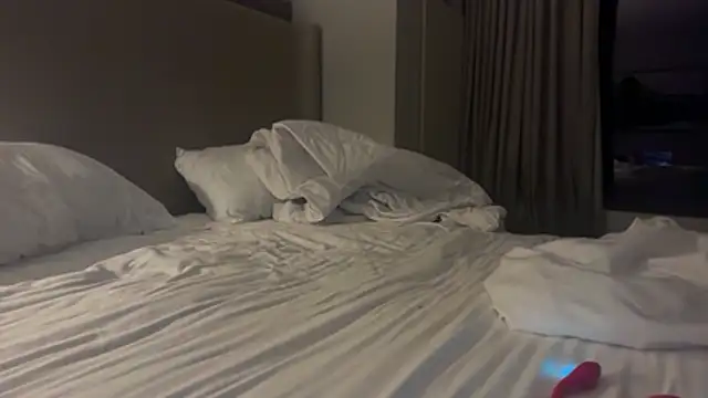 Squirtlegirly webcam