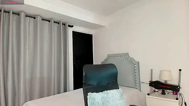 Paulina_Mirren webcam