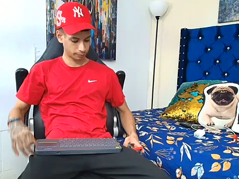 connor_launther_ webcam