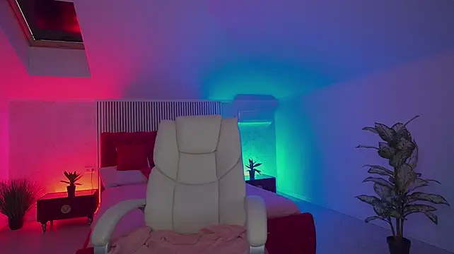 VikVikLove webcam