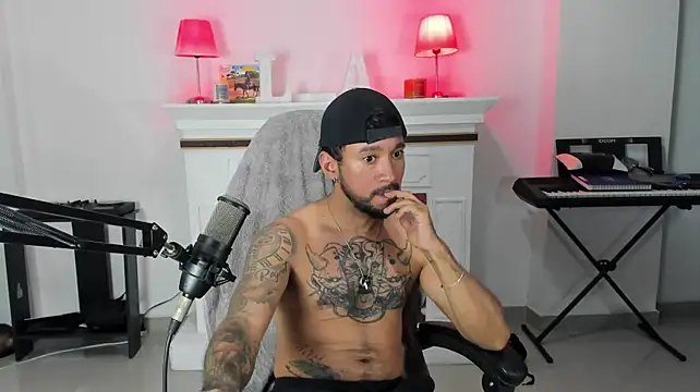 dereck_karter live cam preview