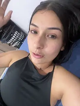 sellene_bloom webcam