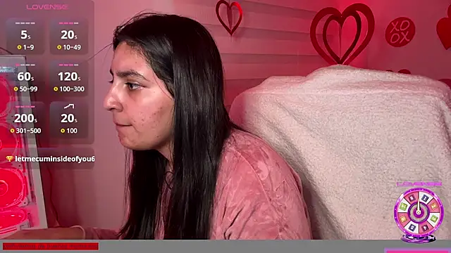 cloe_small live cam preview