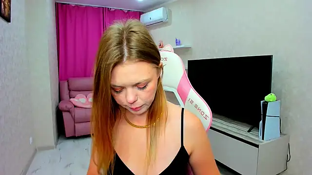 Strawberrye live sex cam
