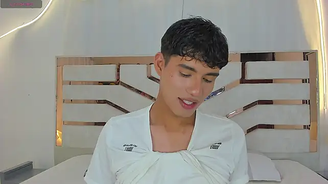 ADRIAN_LUUST