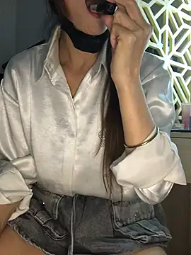 Writhing_First live cam on StripChat
