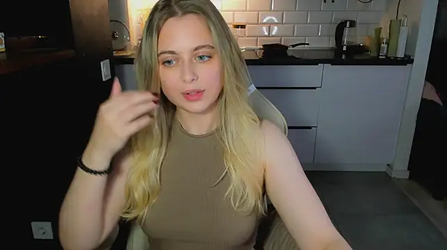 blonde_kellyy