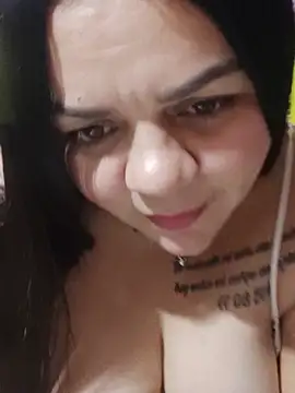 isabellavnz live cam on StripChat