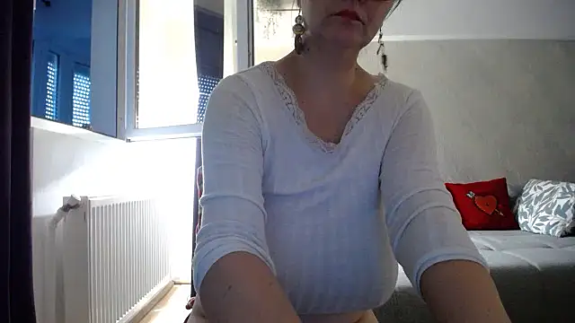 Mary_x live cam preview