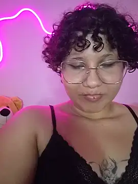 Nyx_w live cam on StripChat