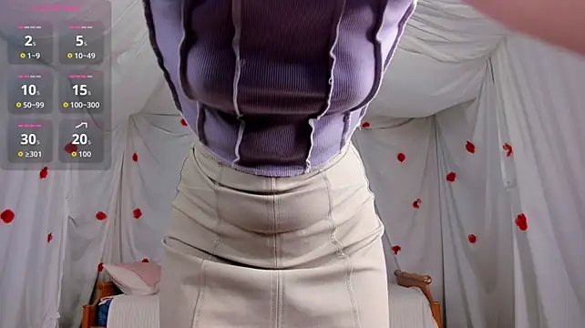 Crazykitta live cam on StripChat