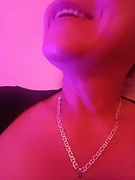 sasi_luna live cam preview