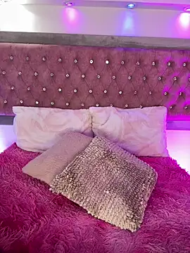 MylaDreams live cam