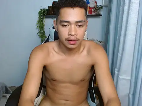 curlyasian_njxx