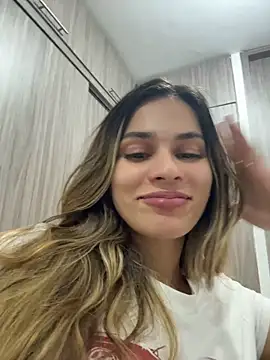 cuteluci_ webcam