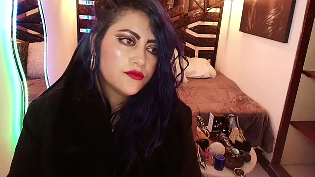 scarleth_blue