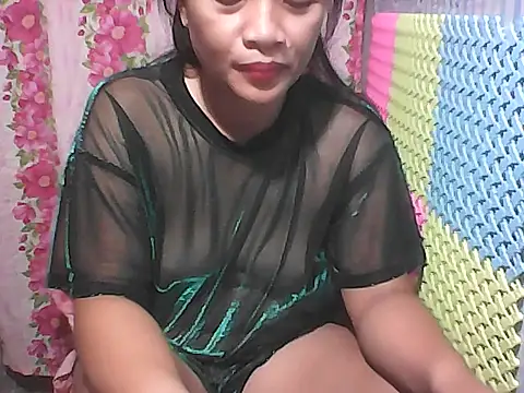HottyElle webcam