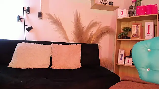 Tylla__