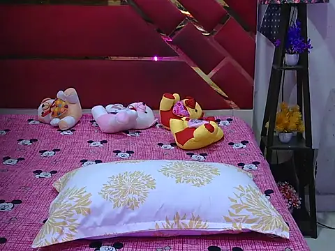 Hot-navyaa webcam