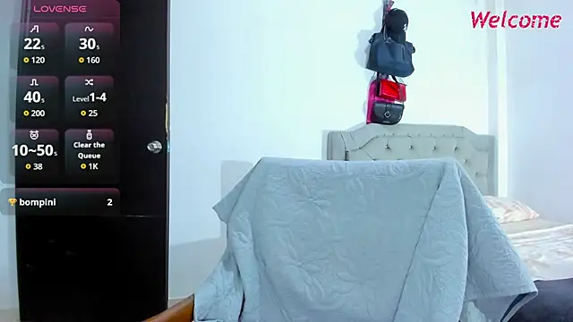 Doll_Andrea live cam on StripChat