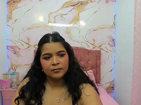 MiaBlakeXXX webcam