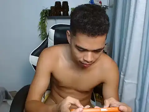 curlyasian_njxx live cam preview