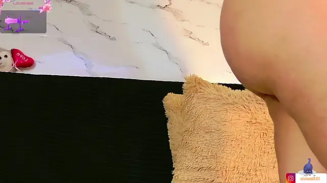 sarawolff webcam