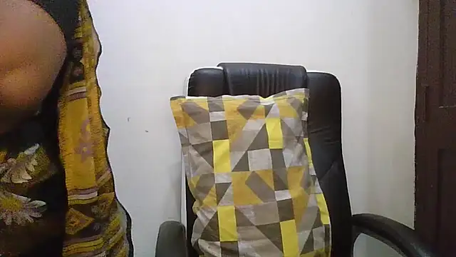 Divyahoty webcam