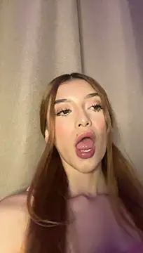 HoneyWeebsss webcam