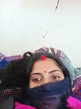 Poojaxx56 webcam