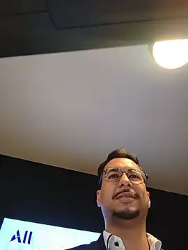 leolim220 webcam