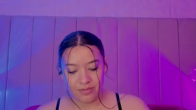 MollyBigBoobs12 webcam