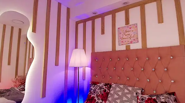 Daphne_Velmont live cam on StripChat