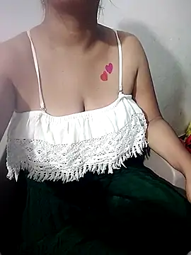 Hey-aanu live cam on StripChat