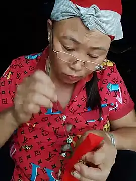 NiLoveSquirt live cam preview