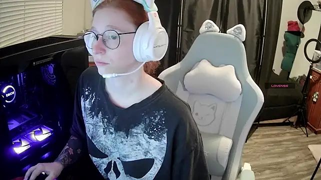 LilyFoxxx webcam