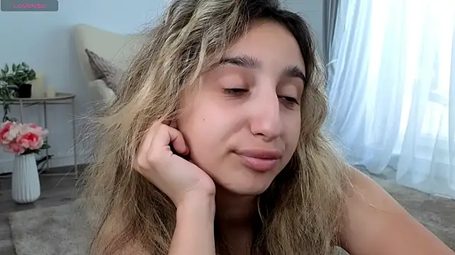 JullyFox live cam on StripChat