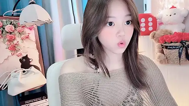 Xiaoxue689 live cam on StripChat