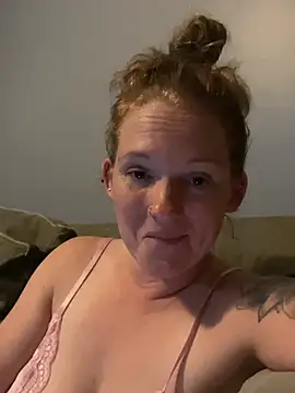 kaylababyluv live cam on StripChat