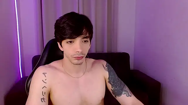 H3ll_B0I live cam on StripChat