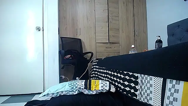 sasi_luna live cam on StripChat