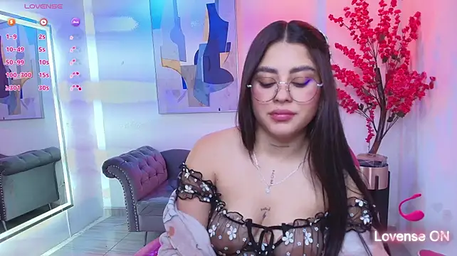 Julie_vancouver live cam on StripChat
