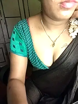 Tamil_Kavitha live cam on StripChat